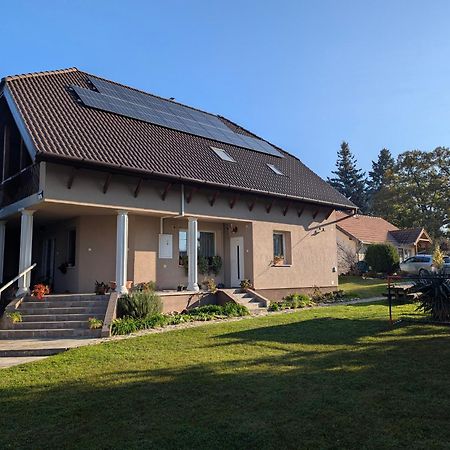 Viragos Apartman Balatonszárszó מראה חיצוני תמונה