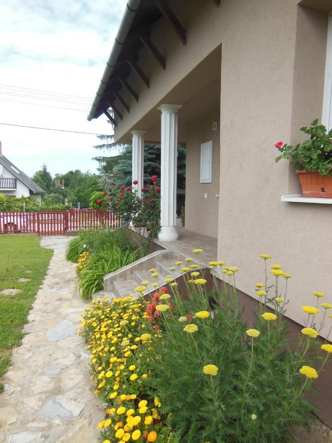 Viragos Apartman Balatonszárszó מראה חיצוני תמונה